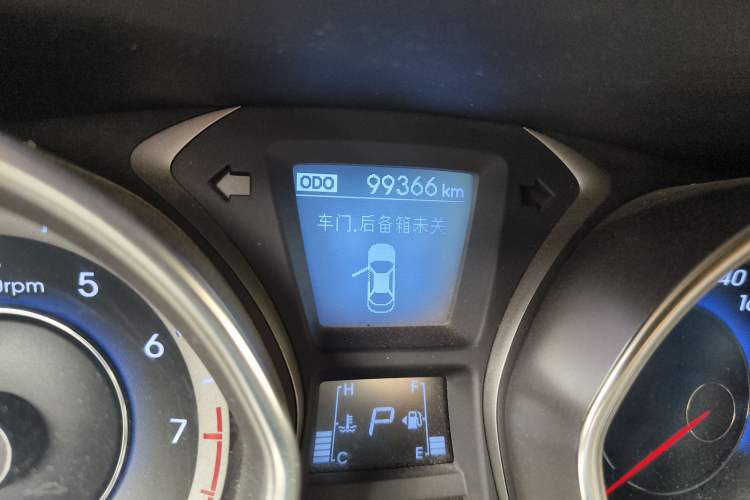Used Hyundai Elantra (5th Generation / Langdong) 2015 1.6L Automatic Luxury Model Odometer Close Up