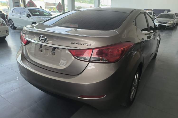 Used Hyundai Elantra (5th Generation / Langdong) 2015 1.6L Manual Leading Model Rear Right 45 Deg