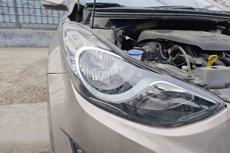 Used Hyundai Elantra (5th Generation / Langdong) 2015 1.6L Automatic Luxury Model Right Front Headlight