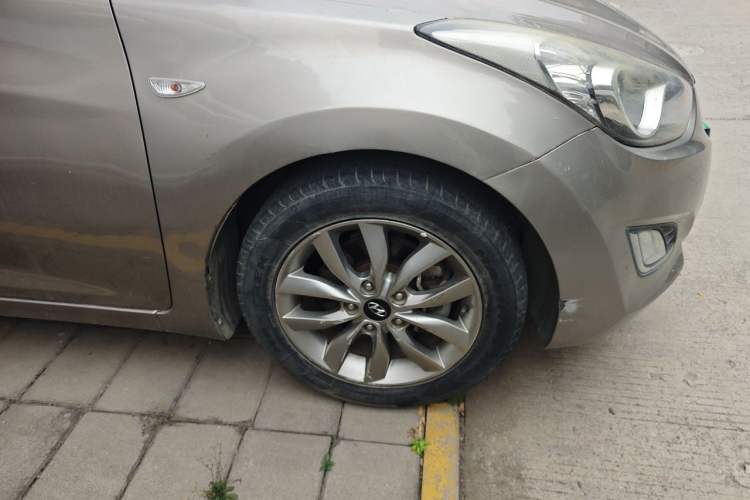 Used Hyundai Elantra (5th Generation / Langdong) 2015 1.6L Manual Fashion Edition Right Front Wheel Hub