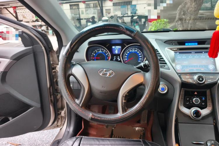 Used Hyundai Elantra (5th Generation / Langdong) 2015 1.6L Manual Leading Model Steering Wheel