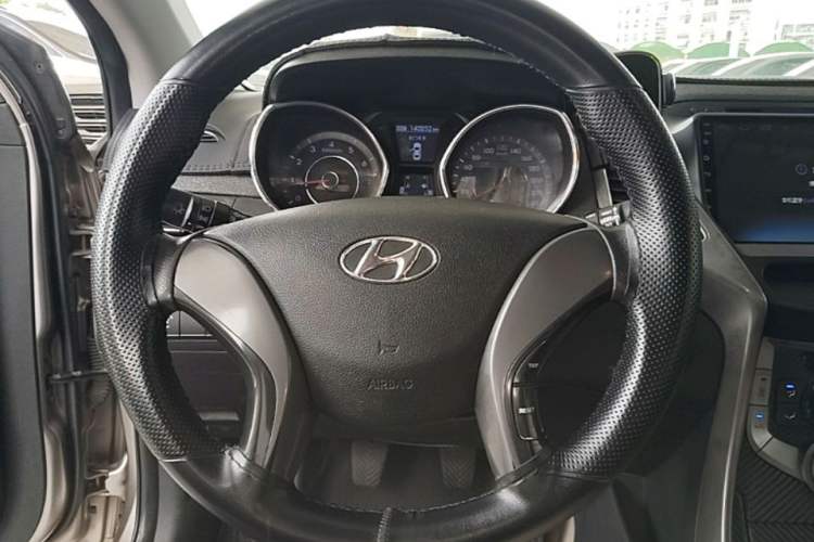 Used Hyundai Elantra (5th Generation / Langdong) 2015 1.6L Manual Leading Model Steering Wheel