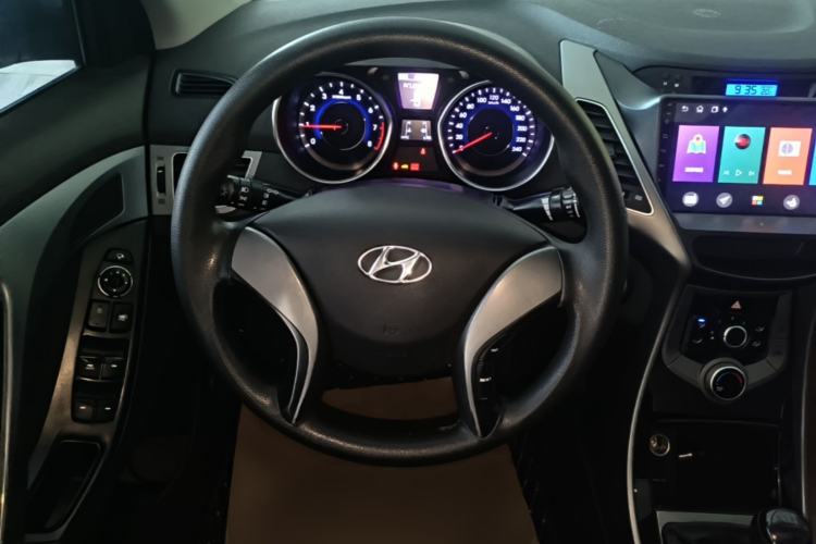 Used Hyundai Elantra (5th Generation / Langdong) 2015 1.6L Manual Leading Model Steering Wheel