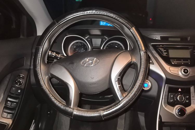 Used Hyundai Elantra (5th Generation / Langdong) 2015 1.6L Manual Leading Model Steering Wheel
