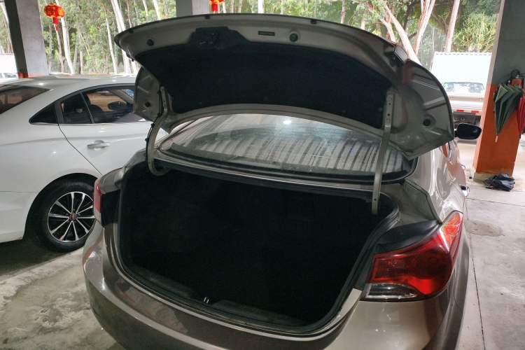 Used Hyundai Elantra (5th Generation / Langdong) 2015 1.6L Automatic Luxury Model Trunk