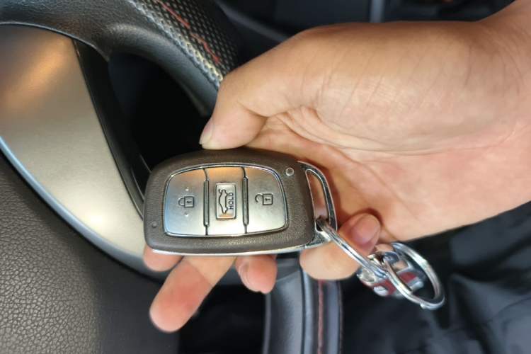 Used Hyundai Elantra (5th Generation / Langdong) 2015 1.6L Manual Leading Model Vehicle Key