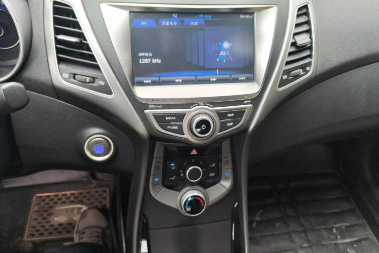Used Hyundai Elantra (5th Generation / Langdong) 2015 1.6L Automatic Leading Model Audio And AC Panel