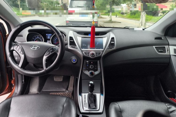 Used Hyundai Elantra (5th Generation / Langdong) 2015 1.6L Automatic Leading Model Center Console