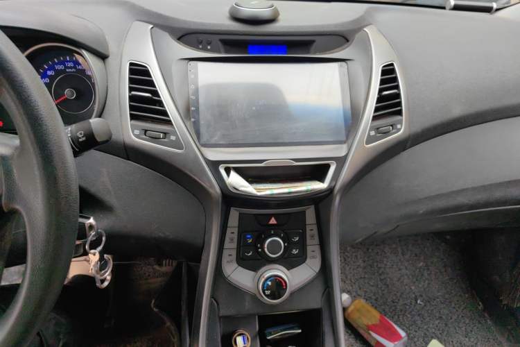 Used Hyundai Elantra (5th Generation / Langdong) 2015 1.6L Automatic Fashion Model Audio And AC Panel