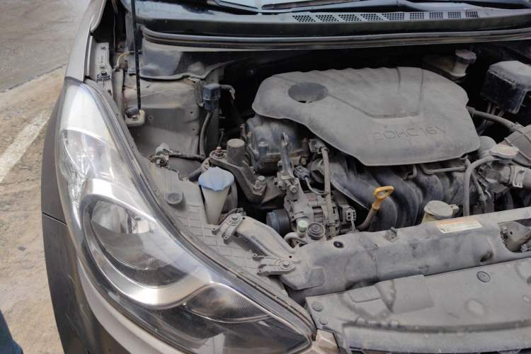 Used Hyundai Elantra (5th Generation / Langdong) 2015 1.6L Automatic Fashion Model Engine Bay Right