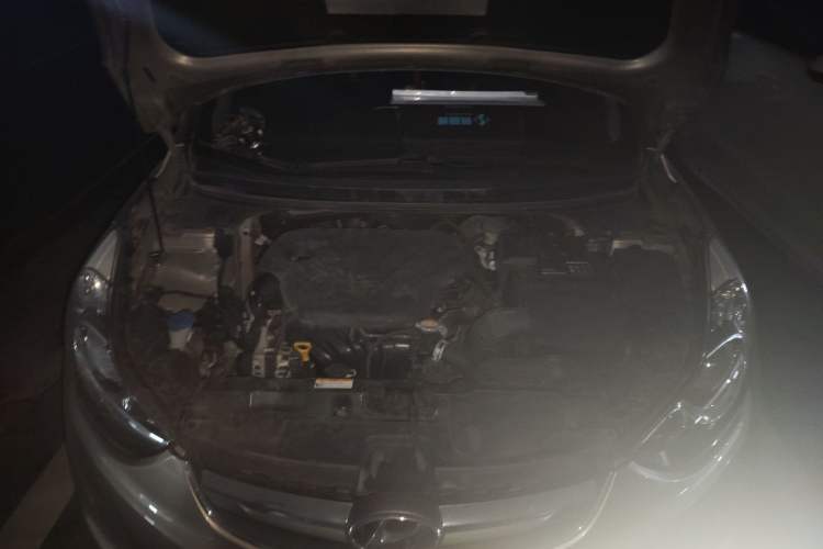 Used Hyundai Elantra (5th Generation / Langdong) 2015 1.6L Automatic Leading Model Engine Bay