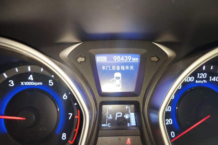 Used Hyundai Elantra (5th Generation / Langdong) 2015 1.6L Automatic Leading Model Odometer Close Up
