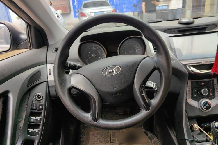 Used Hyundai Elantra (5th Generation / Langdong) 2015 1.6L Automatic Fashion Model Steering Wheel