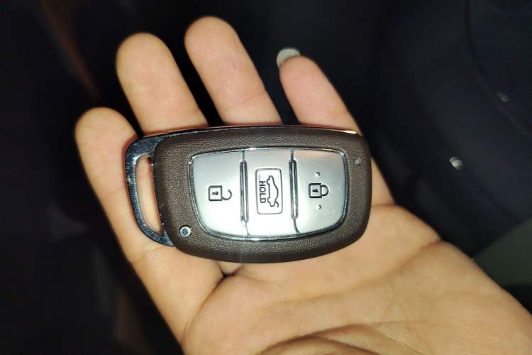 Used Hyundai Elantra (5th Generation / Langdong) 2015 1.6L Automatic Leading Model Vehicle Key