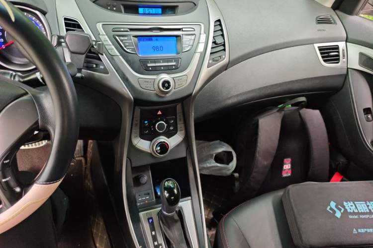 Used Hyundai Elantra (5th Generation / Langdong) 2015 1.6L Automatic Fashion Model Audio And AC Panel