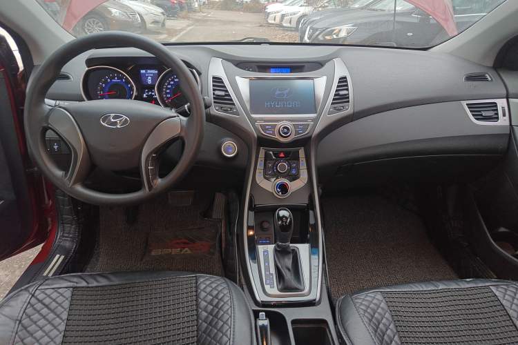 Used Hyundai Elantra (5th Generation / Langdong) 2015 1.6L Automatic Leading Model Center Console
