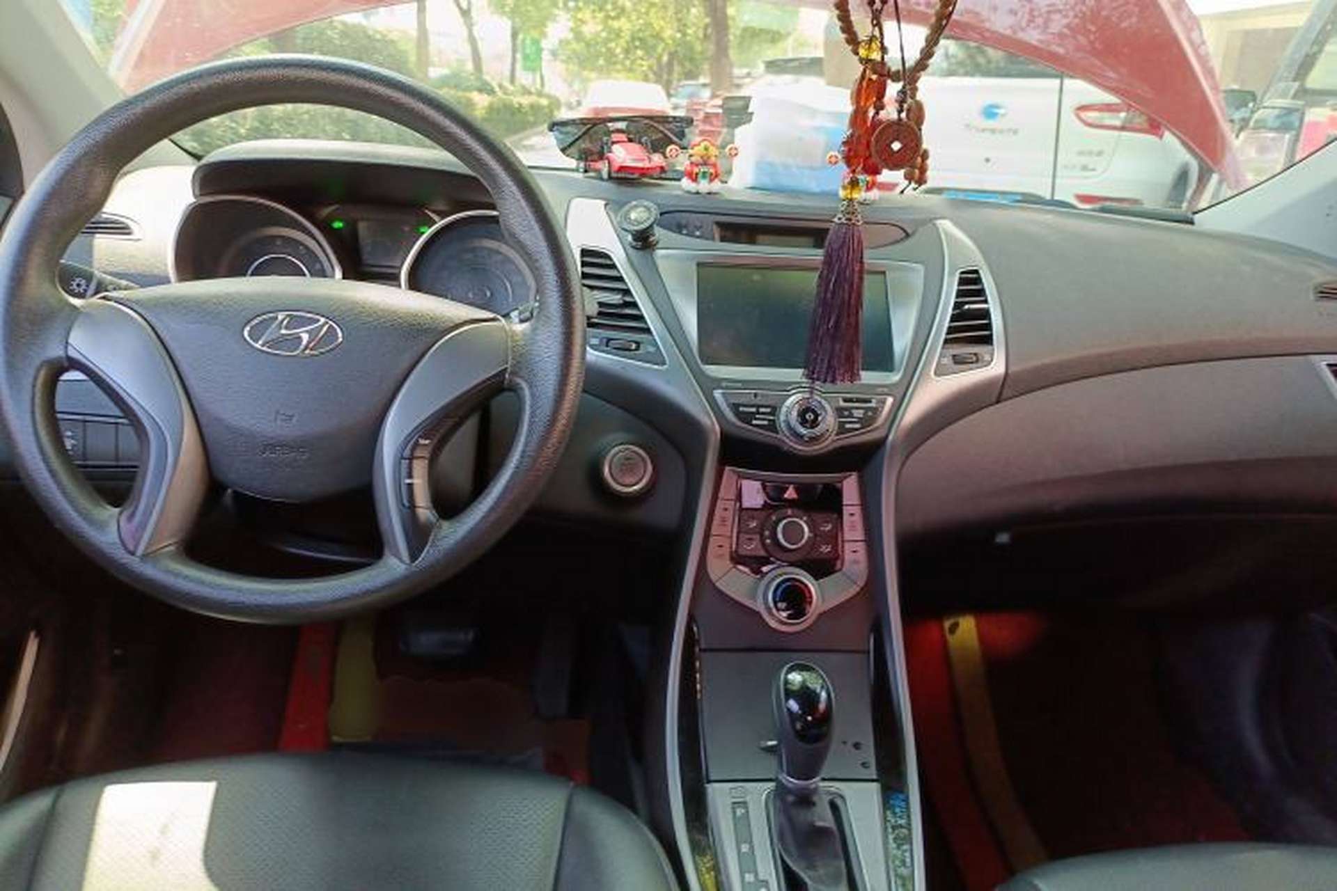 Used Hyundai Elantra (5th Generation / Langdong) 2015 1.6L Automatic Leading Model Center Console