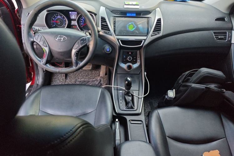 Used Hyundai Elantra (5th Generation / Langdong) 2015 1.6L Automatic Leading Model Center Console