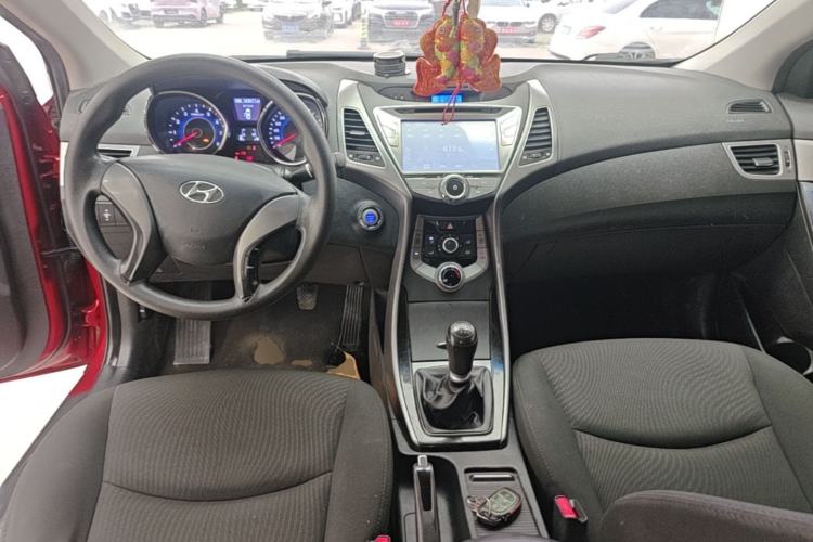 Used Hyundai Elantra (5th Generation / Langdong) 2015 1.6L Manual Leading Model Center Console