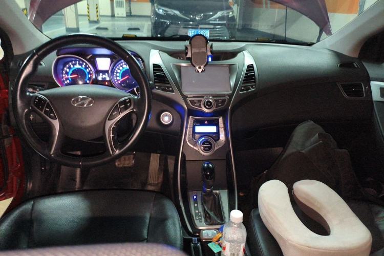 Used Hyundai Elantra (5th Generation / Langdong) 2015 1.6L Automatic Luxury Model Center Console