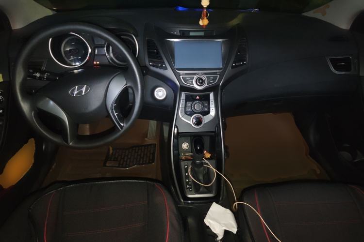Used Hyundai Elantra (5th Generation / Langdong) 2015 1.6L Automatic Leading Model Center Console
