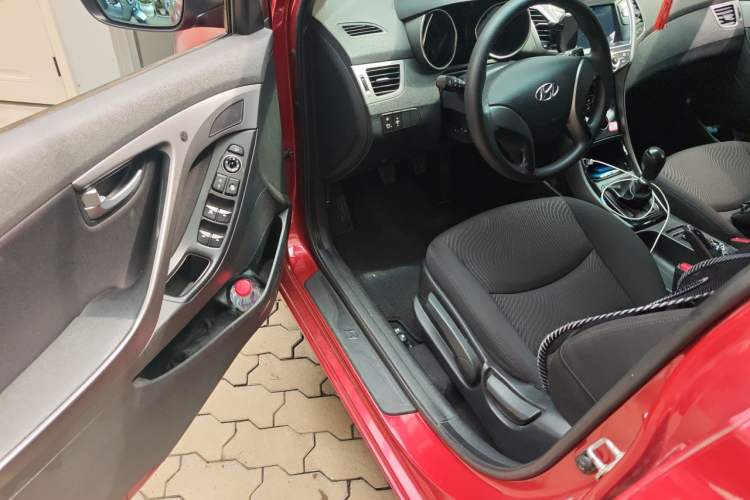 Used Hyundai Elantra (5th Generation / Langdong) 2015 1.6L Manual Leading Model Driver Seat