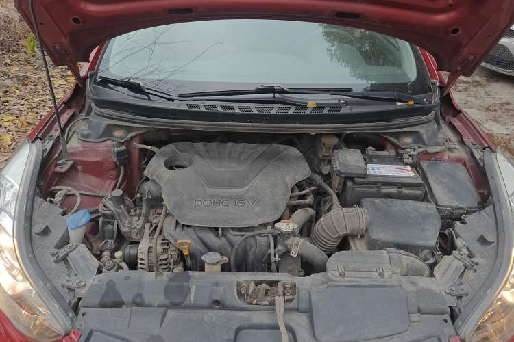 Used Hyundai Elantra (5th Generation / Langdong) 2015 1.6L Automatic Leading Model Engine Bay