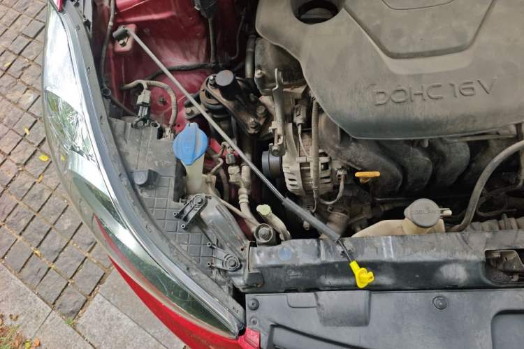 Used Hyundai Elantra (5th Generation / Langdong) 2015 1.6L Automatic Fashion Model Engine Bay Right