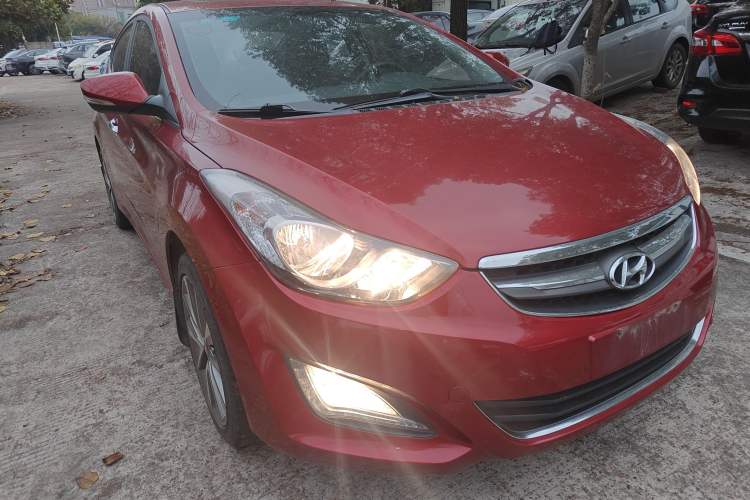 Used Hyundai Elantra (5th Generation / Langdong) 2015 1.6L Automatic Leading Model Front Right 45 Deg
