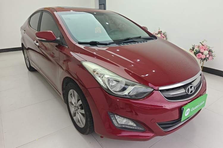 Used Hyundai Elantra (5th Generation / Langdong) 2015 1.6L Manual Leading Model Front Right 45 Deg