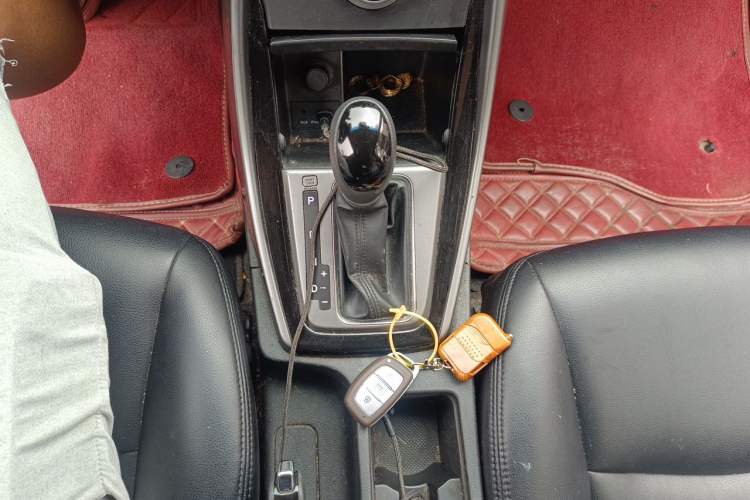 Used Hyundai Elantra (5th Generation / Langdong) 2015 1.6L Automatic Leading Model Gear Lever