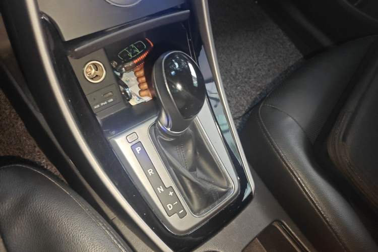 Used Hyundai Elantra (5th Generation / Langdong) 2015 1.6L Automatic Luxury Model Gear Lever