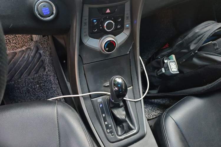 Used Hyundai Elantra (5th Generation / Langdong) 2015 1.6L Automatic Leading Model Gear Lever
