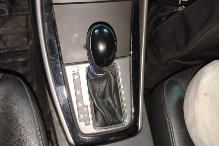 Used Hyundai Elantra (5th Generation / Langdong) 2015 1.6L Automatic Luxury Model Gear Lever