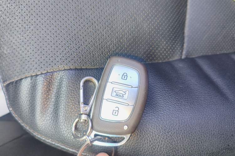 Used Hyundai Elantra (5th Generation / Langdong) 2015 1.6L Automatic Luxury Model Interior 1