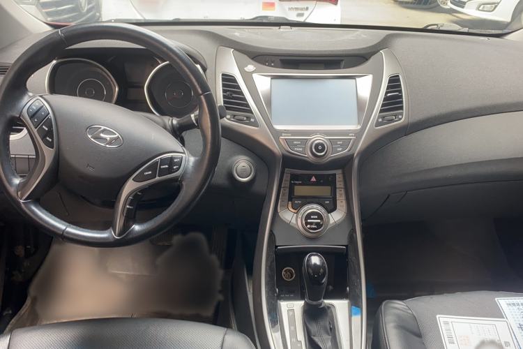 Used Hyundai Elantra (5th Generation / Langdong) 2015 1.6L Automatic Luxury Model Interior 3
