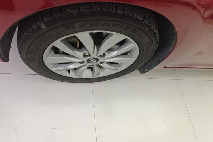 Used Hyundai Elantra (5th Generation / Langdong) 2015 1.6L Manual Leading Model Left Front Wheel Hub