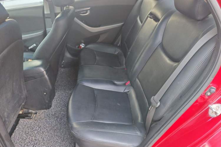 Used Hyundai Elantra (5th Generation / Langdong) 2015 1.6L Automatic Leading Model Left Rear Seat