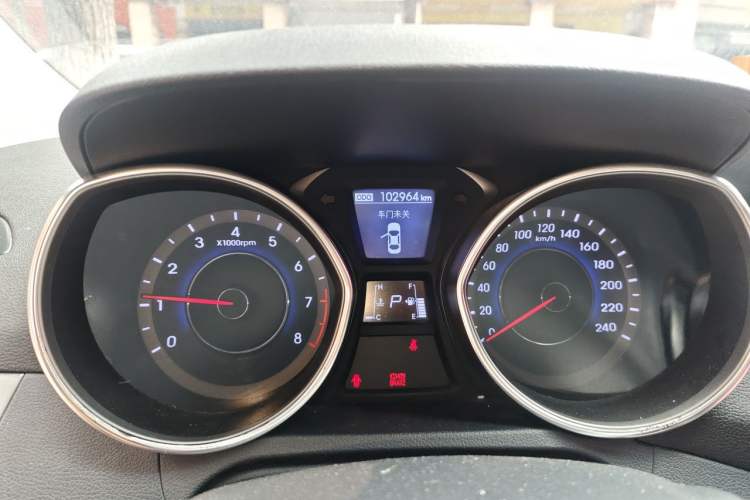 Used Hyundai Elantra (5th Generation / Langdong) 2015 1.6L Automatic Leading Model Odometer Close Up