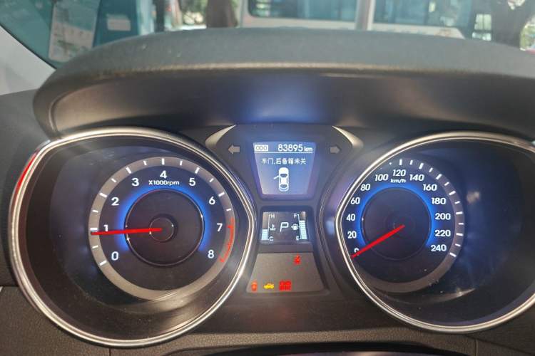Used Hyundai Elantra (5th Generation / Langdong) 2015 1.6L Automatic Luxury Model Odometer Close Up
