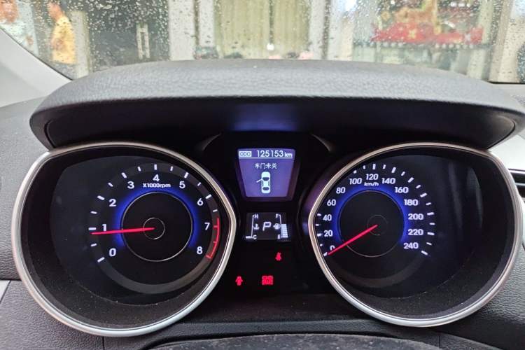 Used Hyundai Elantra (5th Generation / Langdong) 2015 1.6L Automatic Leading Model Odometer Close Up