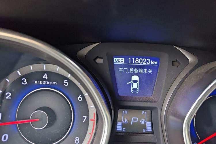 Used Hyundai Elantra (5th Generation / Langdong) 2015 1.6L Automatic Luxury Model Odometer Close Up