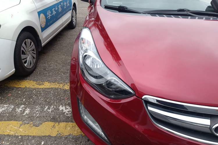 Used Hyundai Elantra (5th Generation / Langdong) 2015 1.6L Automatic Leading Model Right Front Headlight