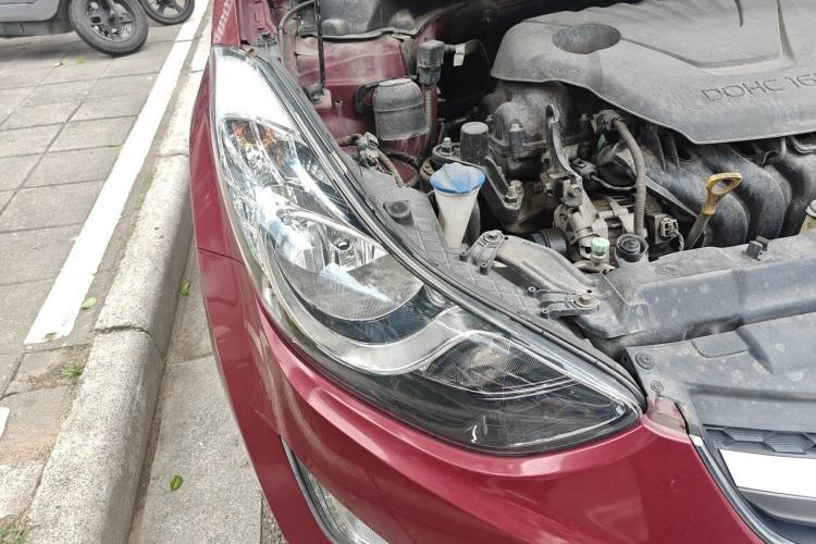 Used Hyundai Elantra (5th Generation / Langdong) 2015 1.6L Automatic Luxury Model Right Front Headlight
