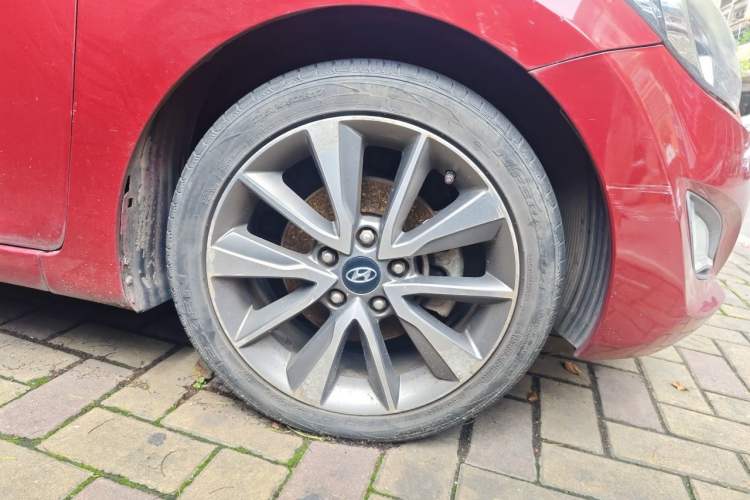 Used Hyundai Elantra (5th Generation / Langdong) 2015 1.6L Automatic Leading Model Right Front Wheel Hub