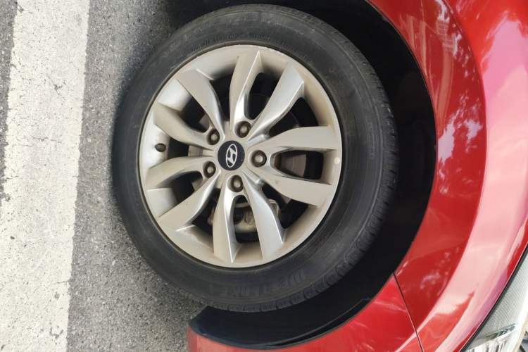 Used Hyundai Elantra (5th Generation / Langdong) 2015 1.6L Manual Fashion Edition Right Front Wheel Hub