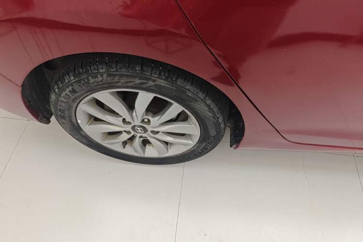 Used Hyundai Elantra (5th Generation / Langdong) 2015 1.6L Manual Leading Model Right Rear Wheel Hub