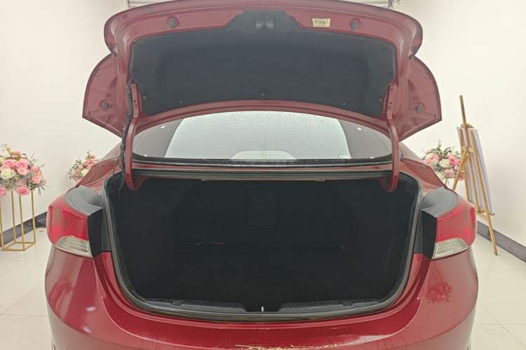Used Hyundai Elantra (5th Generation / Langdong) 2015 1.6L Manual Leading Model Trunk