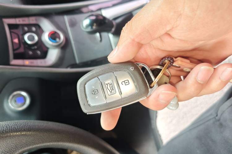 Used Hyundai Elantra (5th Generation / Langdong) 2015 1.6L Automatic Leading Model Vehicle Key