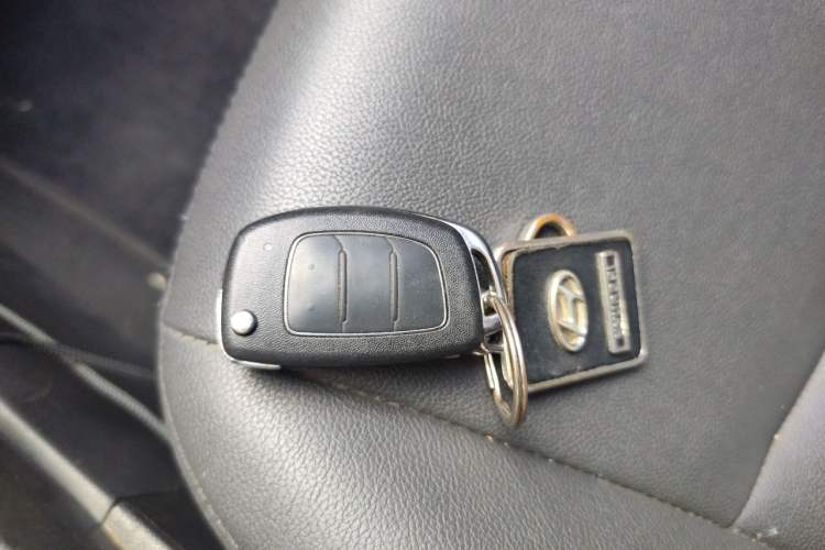 Used Hyundai Elantra (5th Generation / Langdong) 2015 1.6L Manual Fashion Edition Vehicle Key